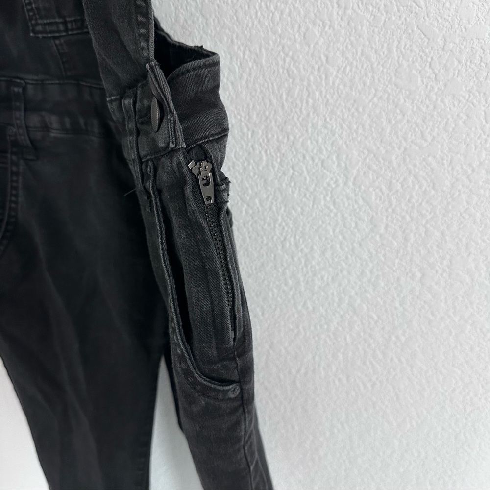 Free People Y2K Black Women's Washed Denim Overalls Stretched Bib Jumpsuit 24 - Picture 7 of 10